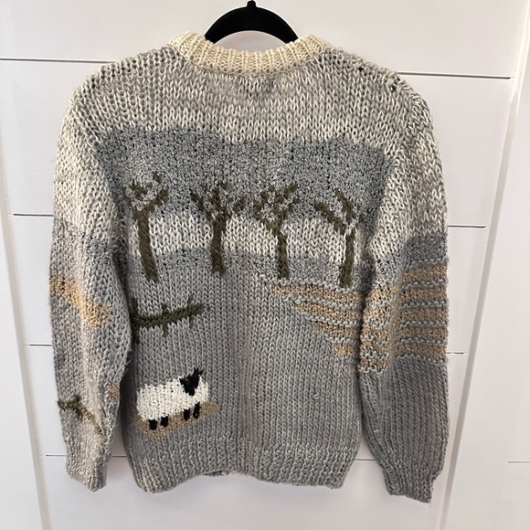 VTG M NORTHPOINT charming grey-beige landscape sheep pastoral hand knit cardigan - Picture 2 of 10